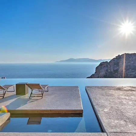 Two Br Luxury Peaceful Mylo With Living Close To Mylopotas Beach *