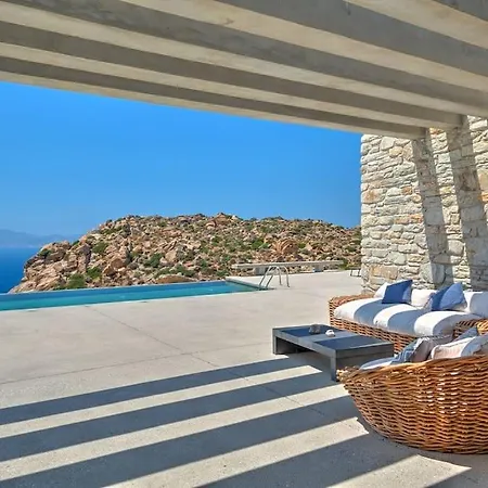 Two Br Luxury Peaceful Mylo With Living Close To Mylopotas Beach *