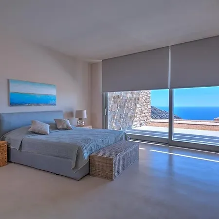Two Br Luxury Peaceful Mylo With Living Close To Mylopotas Beach Willa *