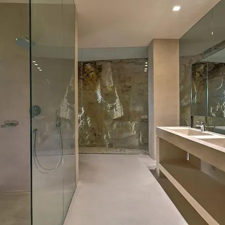 Two Br Luxury Peaceful Mylo With Living Close To Mylopotas Beach